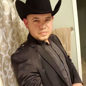 Meet your Posher, Ramiro